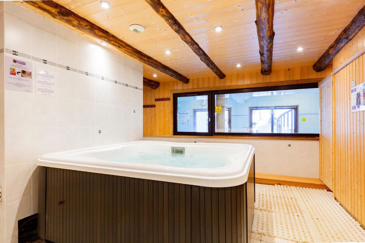 Hotel Le Gentiana Tignes Bagian luar foto